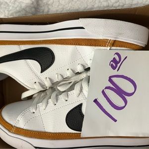 Women’s Nike court legacy